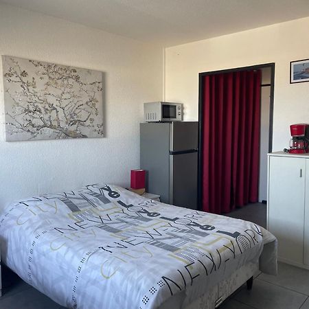 Au Rythme Des Ferrys Appartement Calais Buitenkant foto